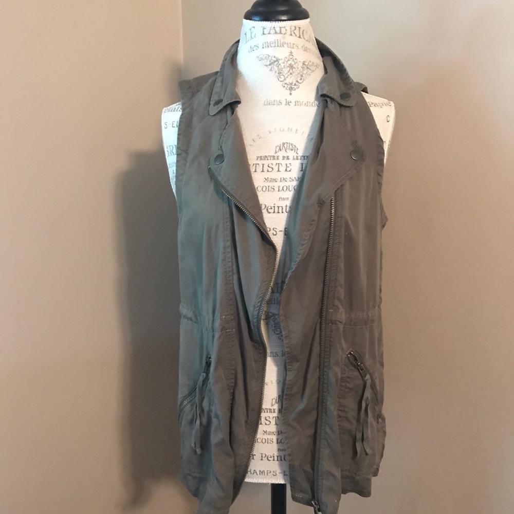 army green vest, barely worn